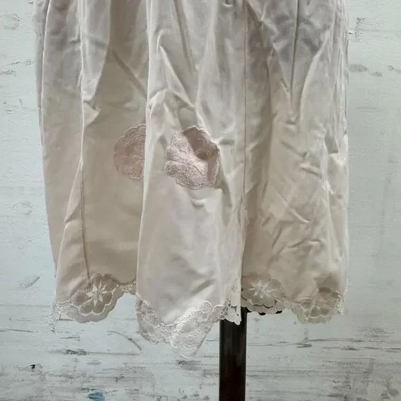 Vintage Ivory Satin Embroidered Slip - Approx Size S - Picture 3 of 5